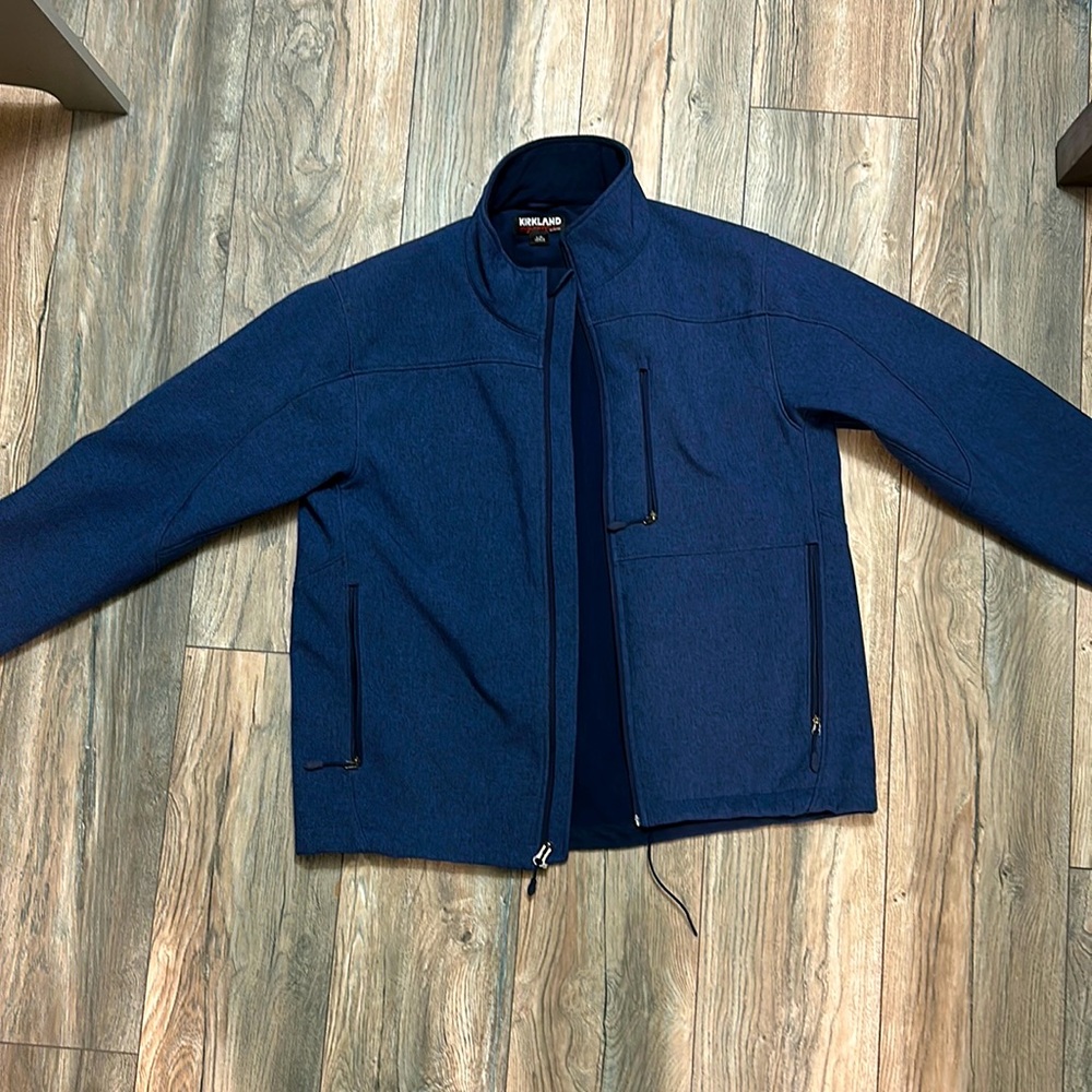 Kirkland soft shell men’s jacket, Large